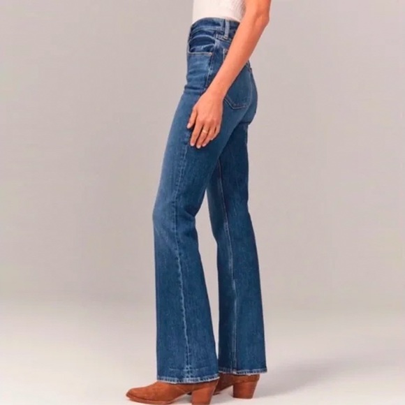 Abercrombie & Fitch - The '70s Vintage Flare Ultra High Rise Jeans - Medium Wash - Picture 3 of 12